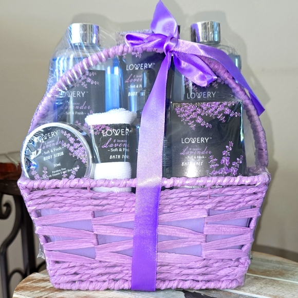 Lovery Other - NWT LOVERY: Lavender & Jasmine Spa Bath Gift Set - 9Pc Relaxation Kit, Unopened